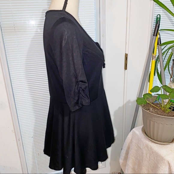 Torrid size 00, black 3/4 sleeve peplum top - Picture 3 of 5